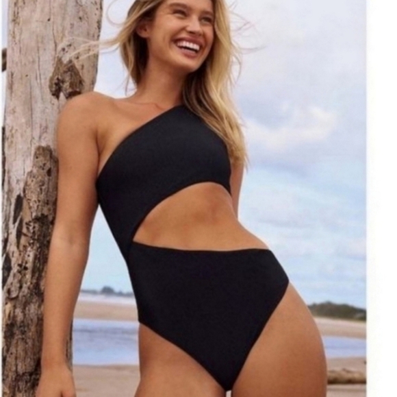 New!Beach Riot Celine One Piece Swimsuit - Picture 3 of 14